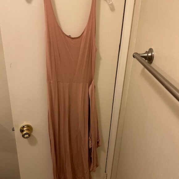 Reformation Kaila dress in Blush - Picture 3 of 3